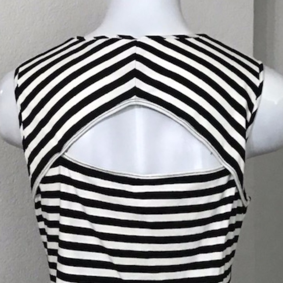 Jones New York Stripe Shirt W/Keyhole Back - Picture 4 of 6